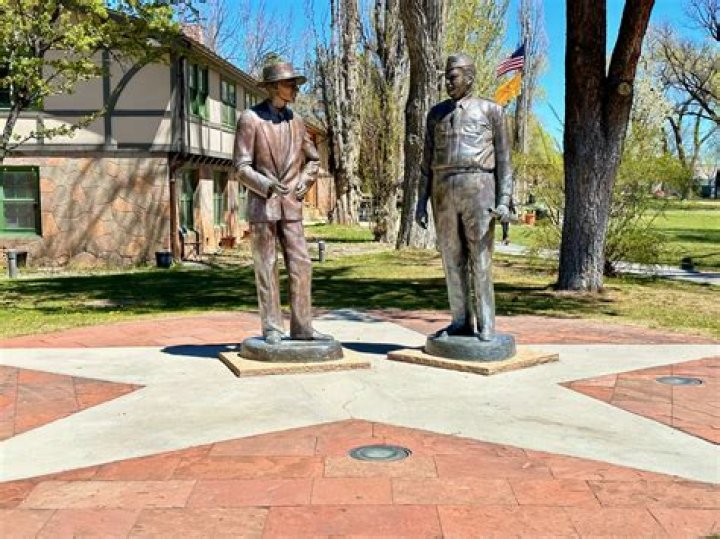 Does los alamos still exist?