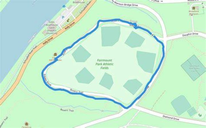 How big is fairmount park?