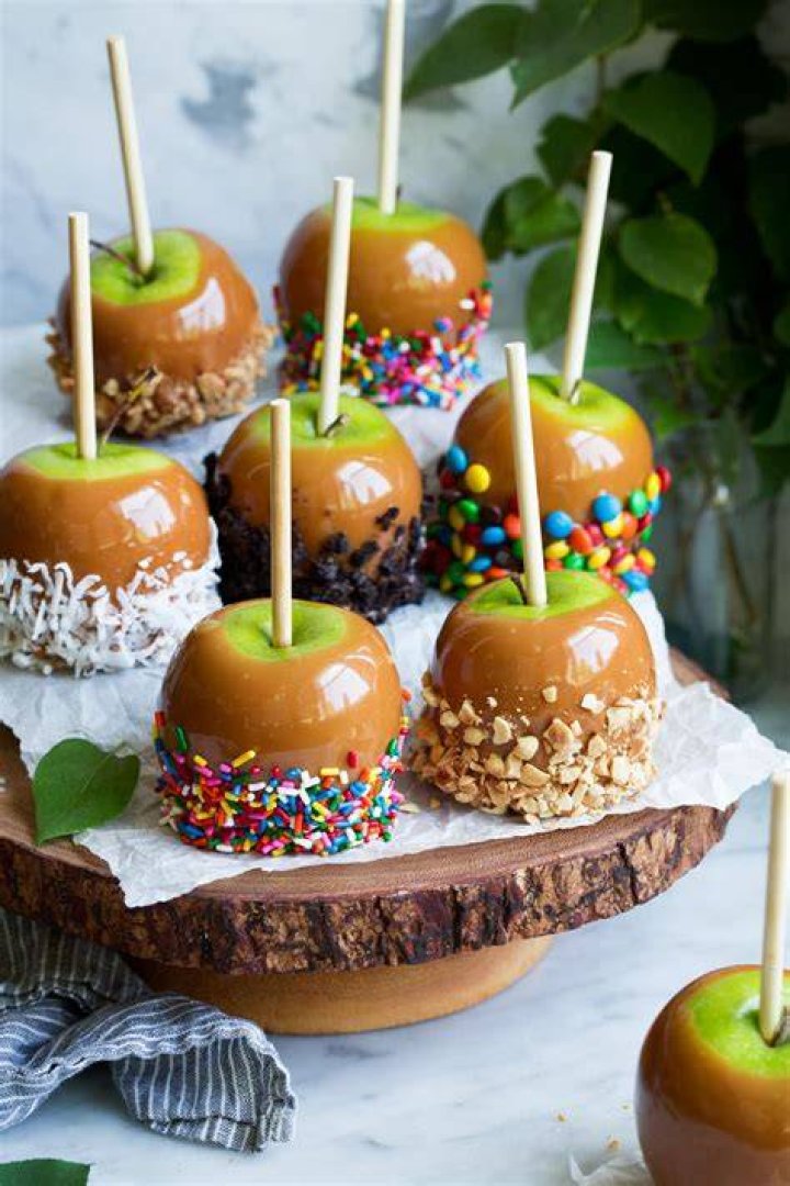 How do you pack caramel apples?