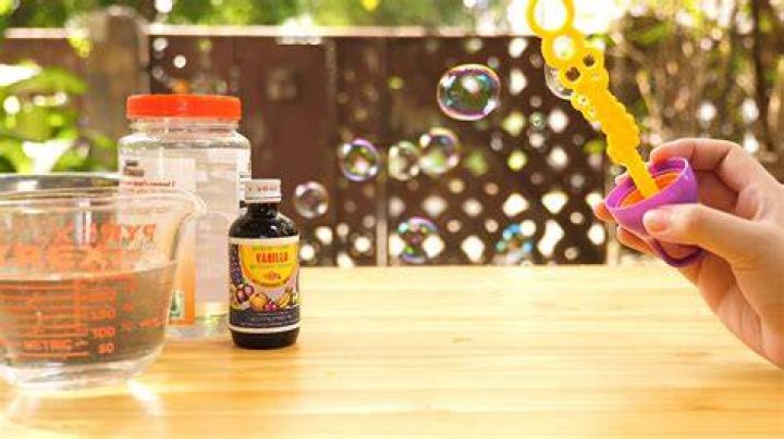 How to make bubble solution?