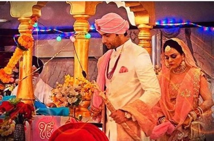 When sharad malhotra married?